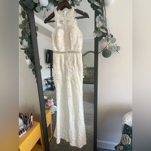 White lace maxi dress with beaded detailing and belt #weddingguest